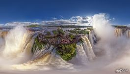 Viewing platform at the Devil&#8217;s Throat (Argentine side)