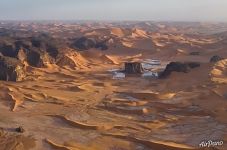 Flying up to the Moul N&#8217;aga Dune